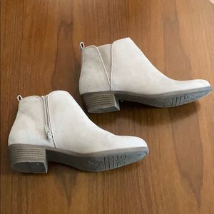 Women’s SO Chelsea Boots, blush pink, size 9.5